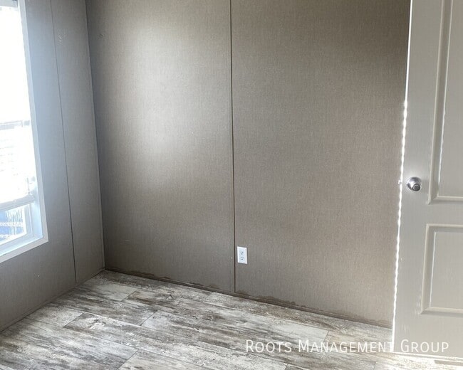 Building Photo - Home Available to Lease or Purchase - Appl...