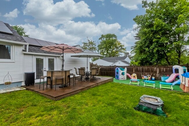 Building Photo - 83 Chalmers St