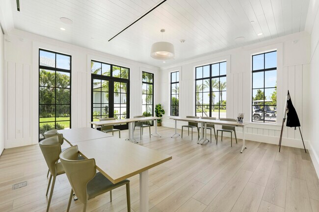 Building Photo - 866 SW Bushel Trl
