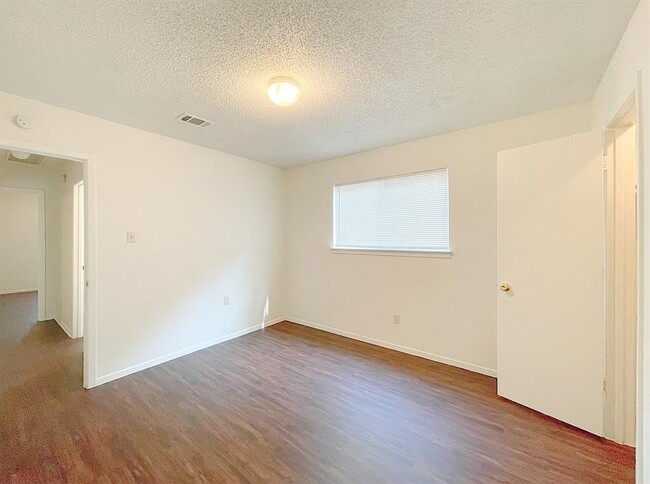 Building Photo - 656 Mairo St