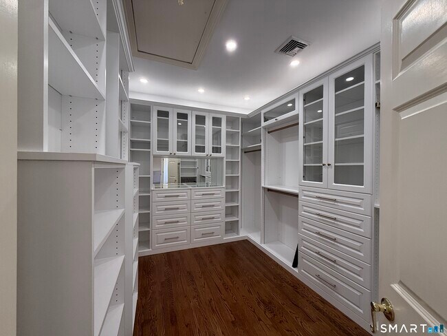 Building Photo - 59 Crescent Rd