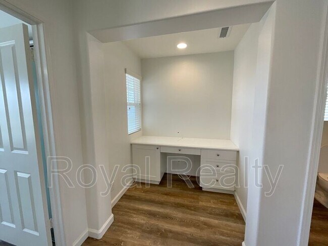 Building Photo - 91-1355-1355 Kaileolea Dr