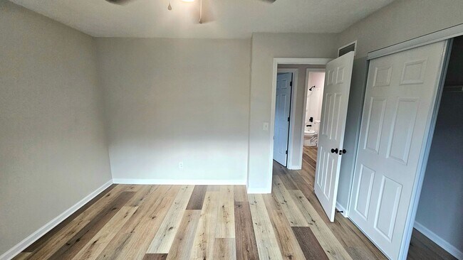 Building Photo - 1817-1819 Sawmill Pl Mansfield OH 44904