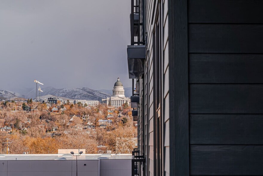 Building Photo - 320 N 490 W