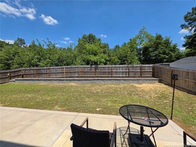 Building Photo - 233 Chinook Ln