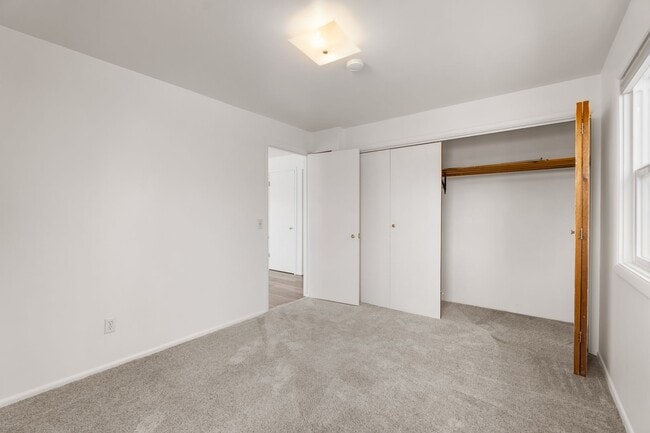 Building Photo - Charming Bungalow in Evergreen