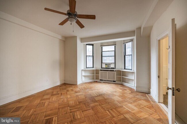 Building Photo - 250 S 13th St