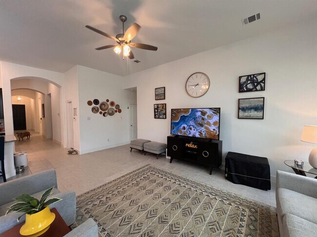 Building Photo - 6145 Teodoro Bend