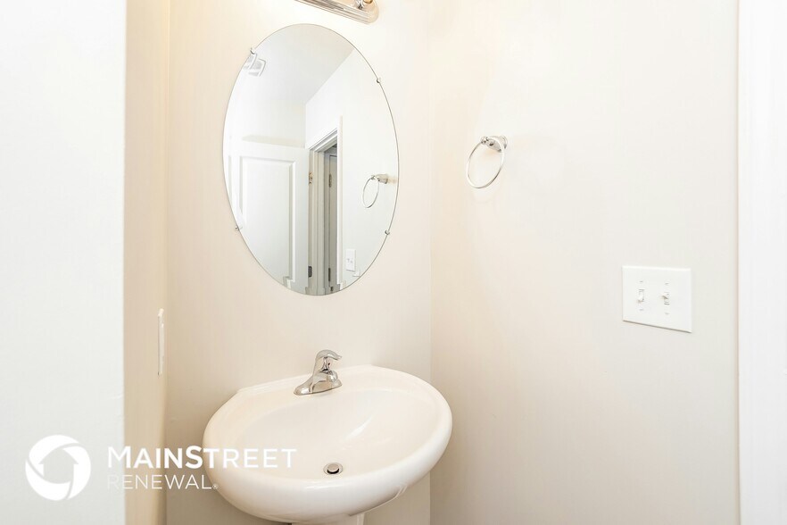 Building Photo - 7151 Forest Willow Ln