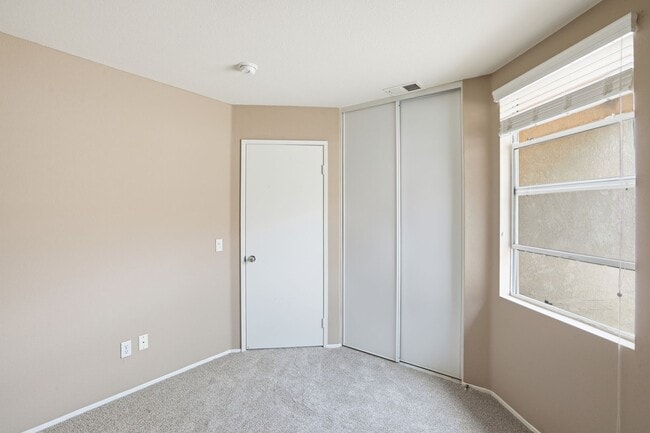 Building Photo - 3 Bd, 2/5 Ba Scripps Ranch Home with 1 Car Garage and A/C