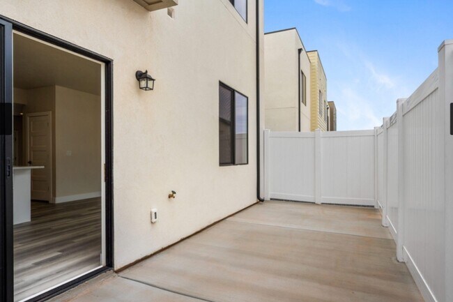 Building Photo - 4092 S 545 E