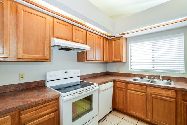 Building Photo - 3116 S Horizon Pl