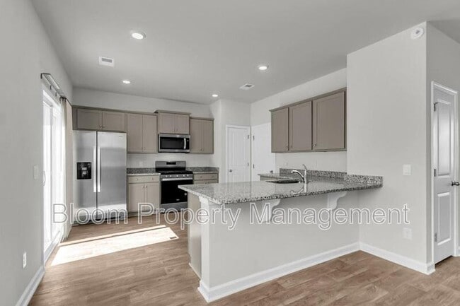 Building Photo - 411 Broad Elm Wy