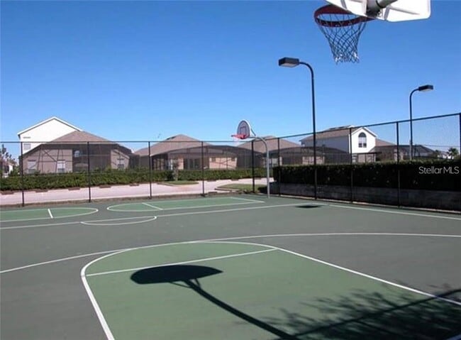 Building Photo - 2411 Silver Palm Dr