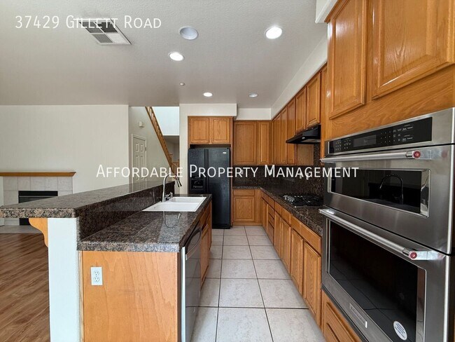 Building Photo - 37429 Gillett Rd