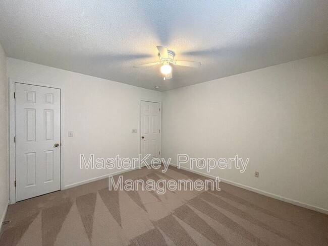 Building Photo - 5612 Sorrell Crossing Dr