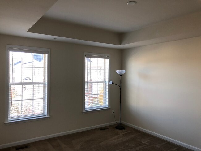 master bedroom - 9814 Smithview Pl