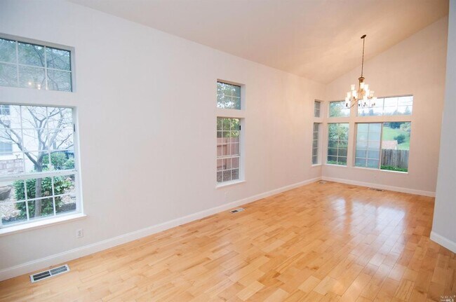 Building Photo - 3177 Sonoma Valley Dr