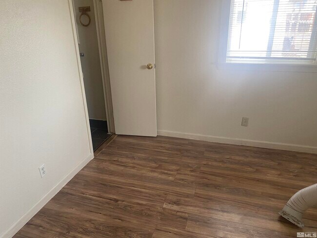 Building Photo - 1410 Chris Ln