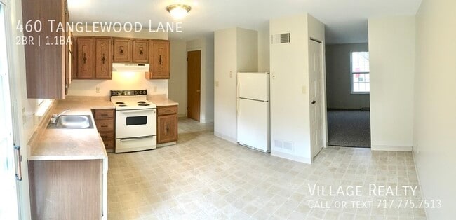 Building Photo - 460 Tanglewood Ln