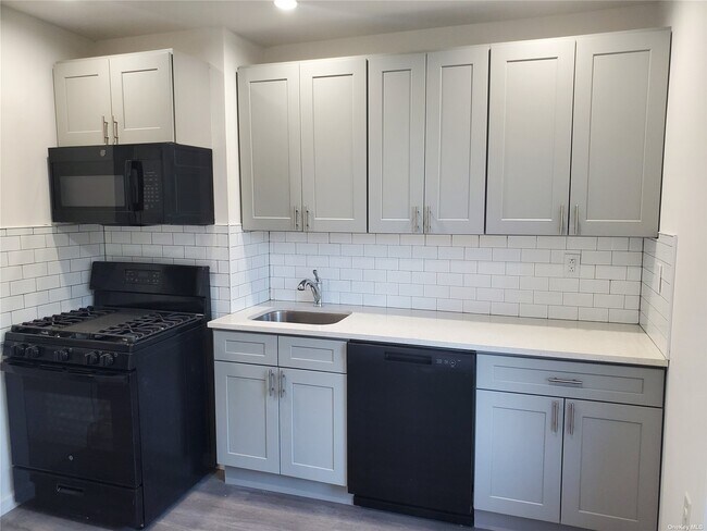 Primary Photo - 6270 Fresh Pond Rd