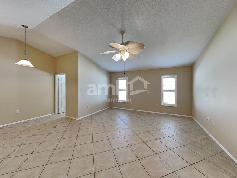 Building Photo - 3502 49th Ave E