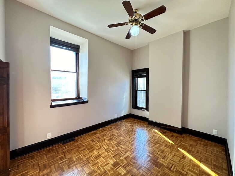 Building Photo - 320 S Ashland Ave