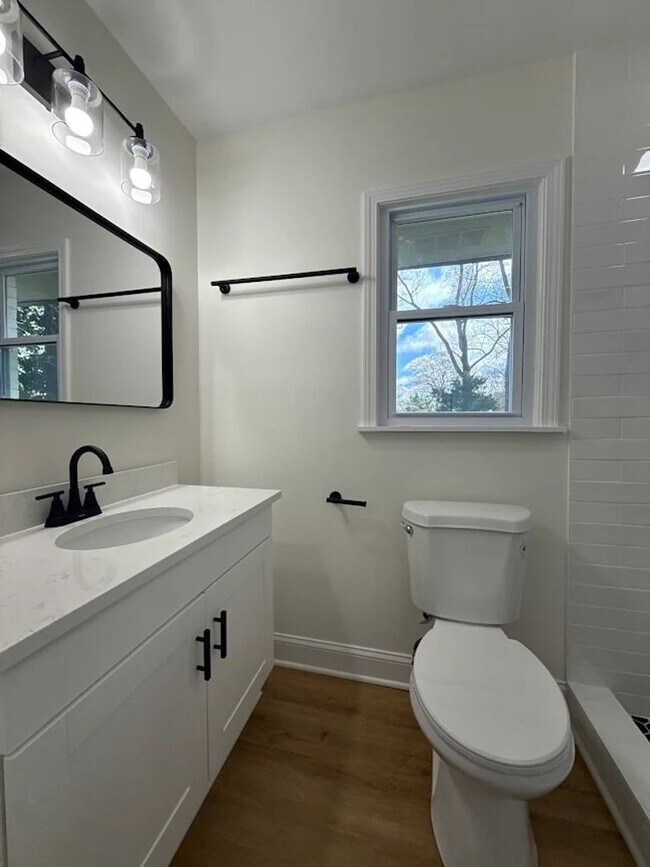 Building Photo - Spacious 4BR/3BA Retreat in Decatur