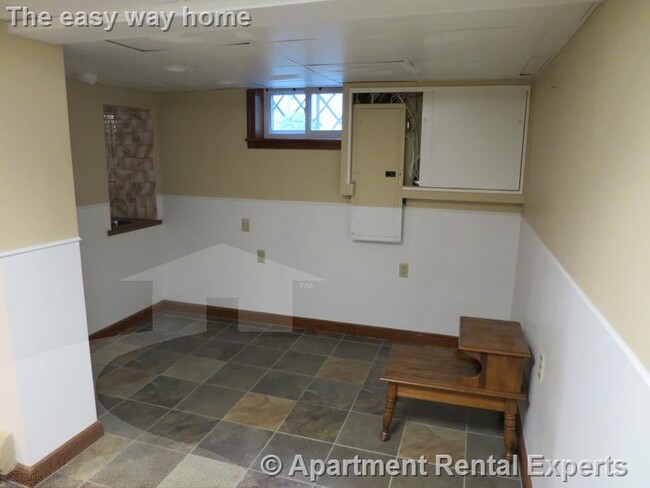 Building Photo - Union Square 2+ BR - 3 bathrooms! Single F...