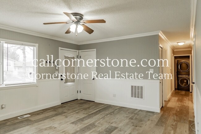 Building Photo - 2525 Nadine Dr