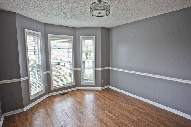 Building Photo - 2627 Holly Rock Dr