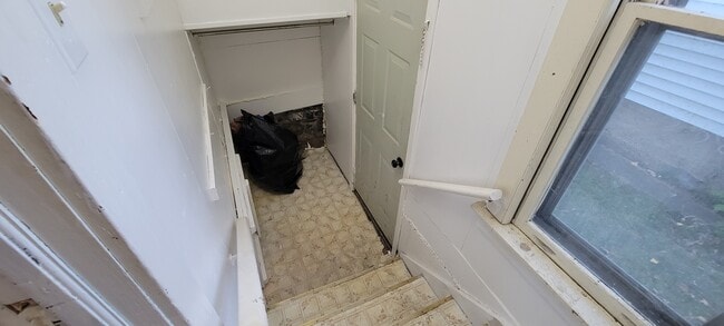 Building Photo - 628 25th St