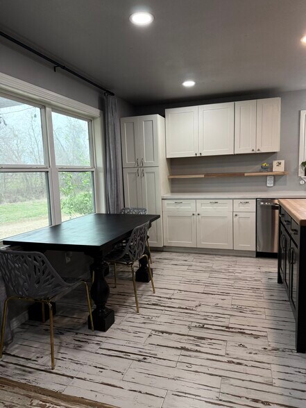 Building Photo - 10804 E State Highway 29