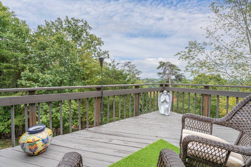 Building Photo - 4548 High Rock Terrace