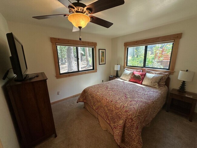 Building Photo - Welcoming 3 Bed Ski Lease in Tahoe Donner