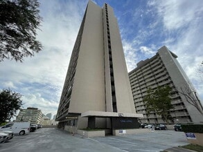 Building Photo - To register for the showing time below, note the 4 digit code: 4242 and click "APPLY NOW."(mobile...