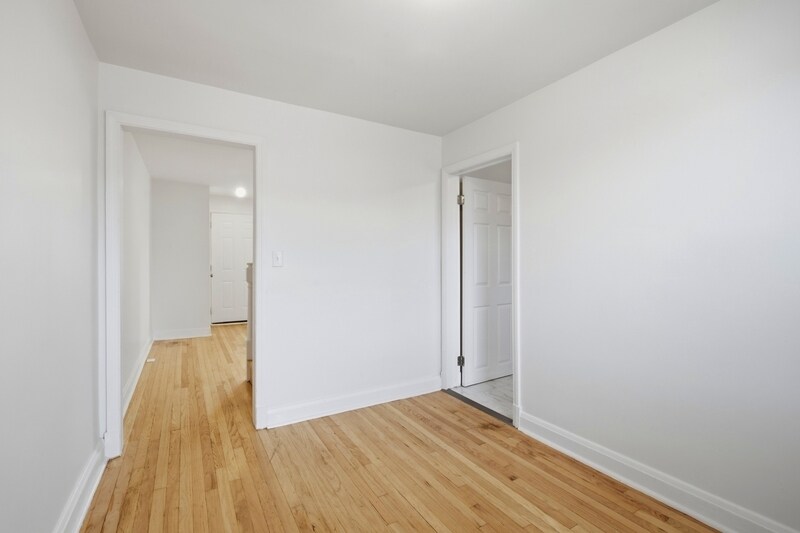 Building Photo - 3770 Ravenwood Ave