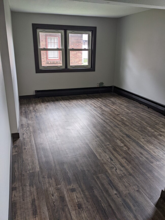 Bedroom 2 - 1538 Barlow St