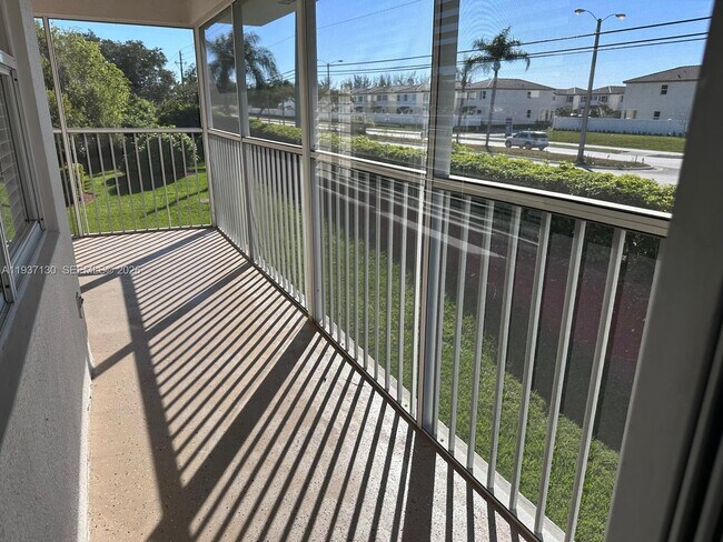 Building Photo - 2246 SE 27th Dr