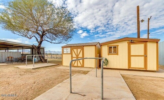 Building Photo - 3232 Carver Rd