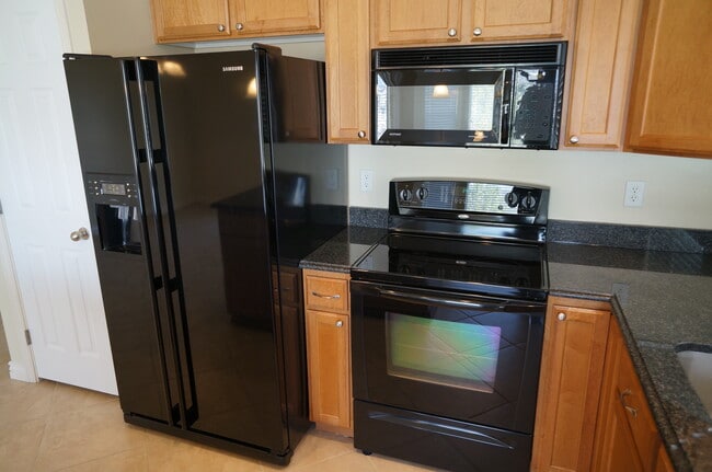 Building Photo - 944 Longleaf Dr