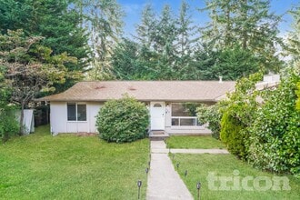 Building Photo - 3700 Celeste Ct SE