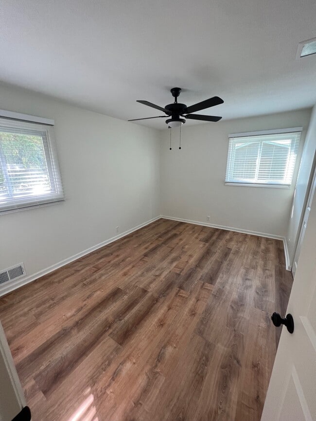 Building Photo - 50 Hackberry Hill