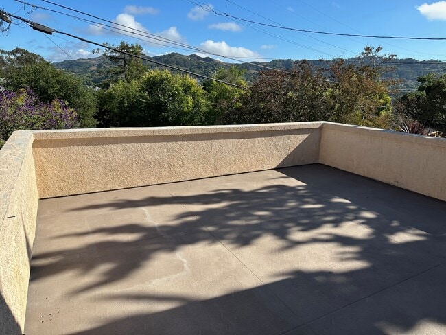 Building Photo - 4273 Santa Rita Rd