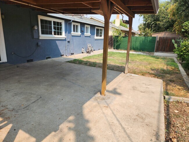 Building Photo - 7565 Red Willow St