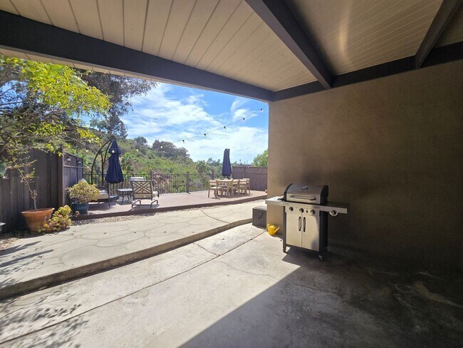 Building Photo - 5539 Baja Dr