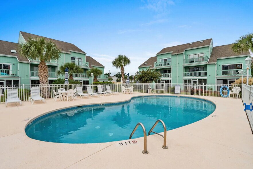 Building Photo - 1717 Boyne Dr