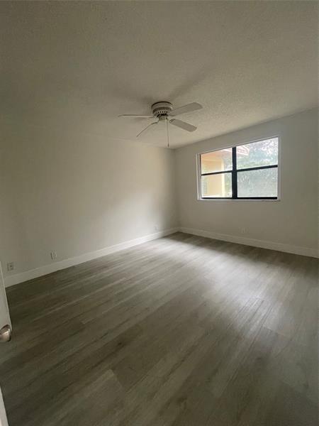 Building Photo - 8100 Geneva Ct