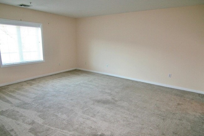 Building Photo - 7 Conant Rd