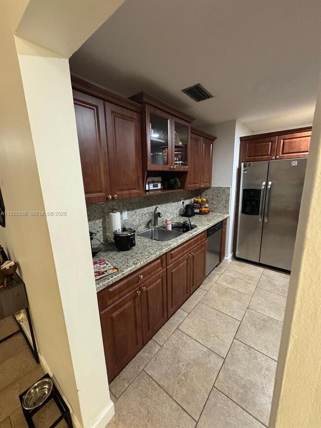 Building Photo - 10161 SW 137th Ct